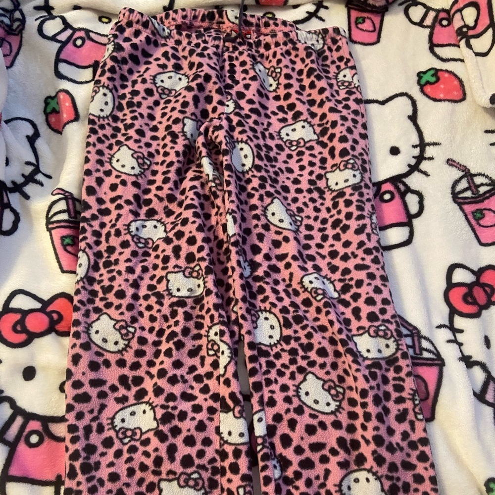 2000s hello kitty pj pants